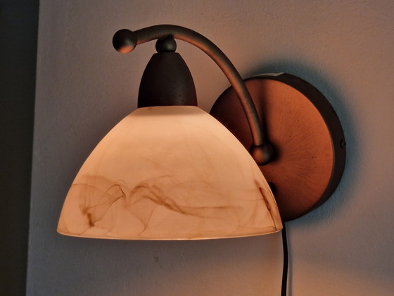 Image 1 of Vandeheg 447902 wandlamp met melkglazen kap