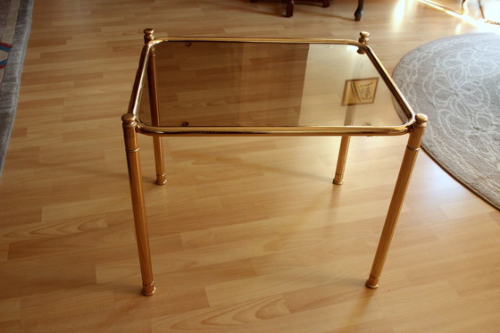 Image 1 of Messing bijzettafel met rookglazen blad - Vintage
