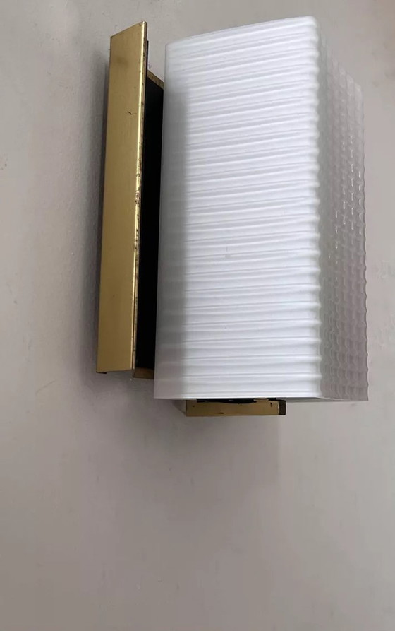 Image 1 of Vintage wandlamp, Opaline en messing, Frankrijk 1950