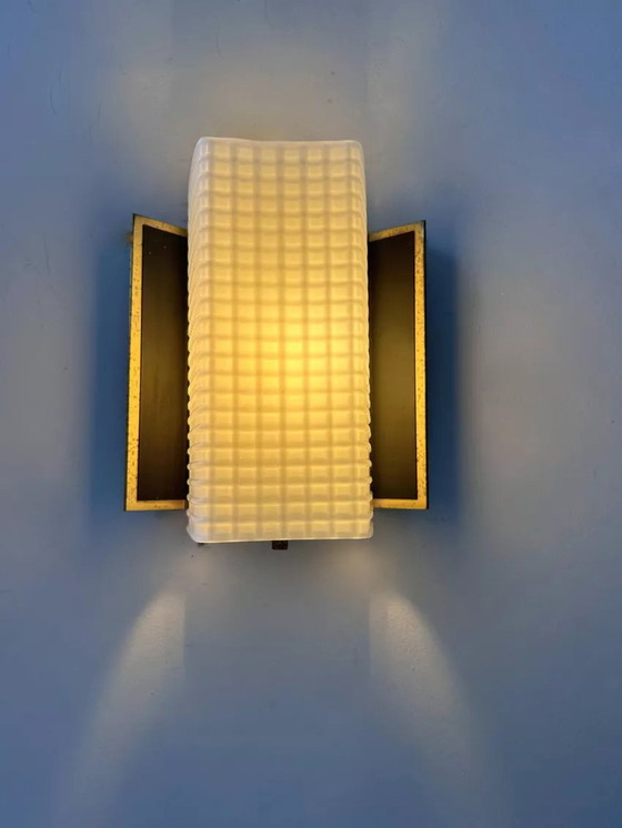 Image 1 of Vintage wandlamp, Opaline en messing, Frankrijk 1950