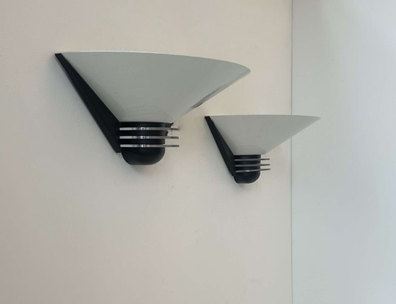 Image 1 of Paar wandlampen, wit gelakt metaal, Frankrijk 1980