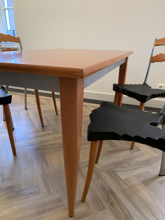 Image 1 of 4 Eetkamerstoelen Sedlak van Borek Sipek voor Vitra met bijpassende eettafel van Cidue Italy