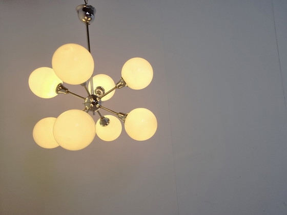 Image 1 of Vintage opaline spoetnik kroonluchter