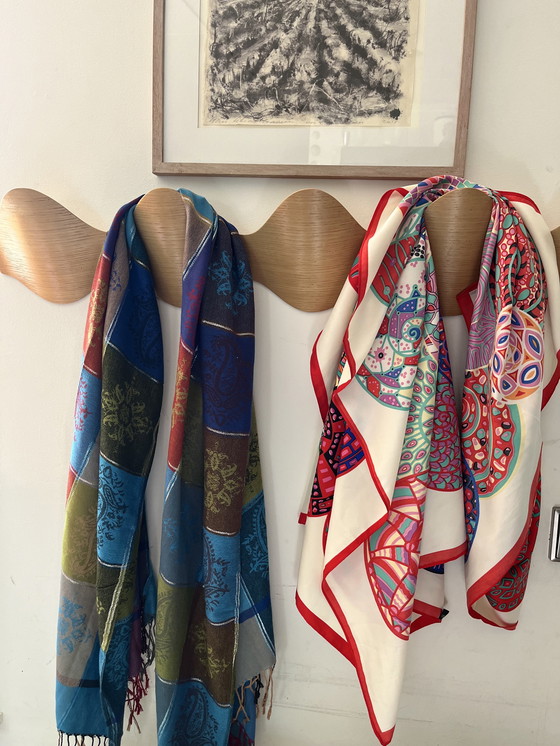 Image 1 of Ona Kapstok /  Montse Padrós / Carlos Riart Mobles 114