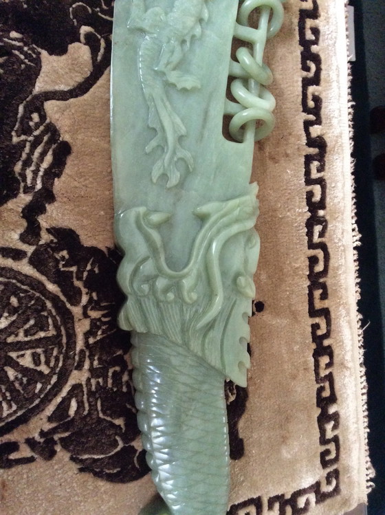 Image 1 of Chinees Jade Drakenzwaard Sculptuur