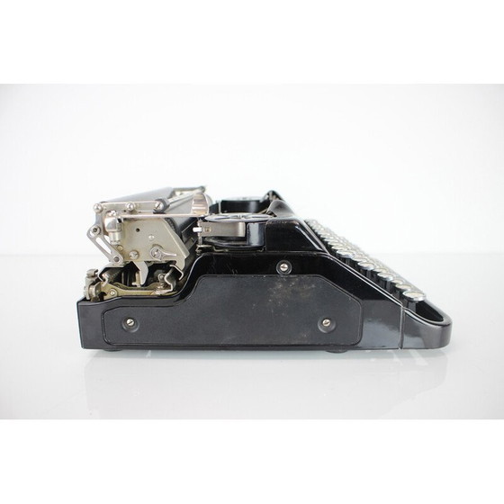 Image 1 of Vintage draagbare typemachine van metaal, staal en chroom, Duitsland 1931-1940