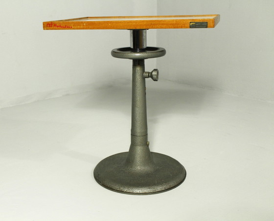 Image 1 of Gietijzeren telescoop laboratoriumtafel, 1970S
