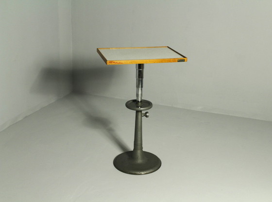 Image 1 of Gietijzeren telescoop laboratoriumtafel, 1970S
