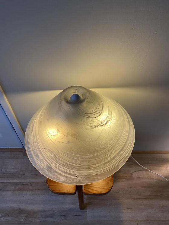 Image 1 of Vintage Murano Peill & Putzler mushroom wit-grijzig gewolkte glazen tafellamp