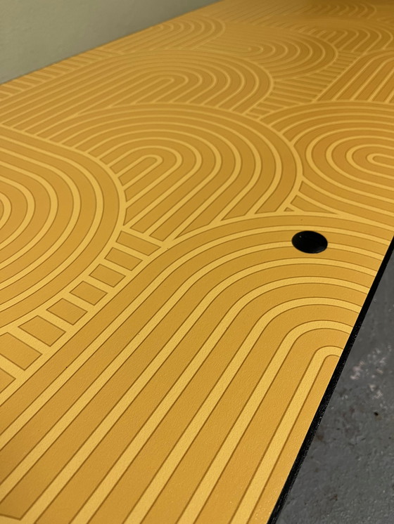 Image 1 of Vintage lage gele salontafel