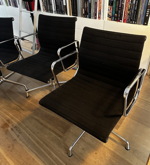 4x Vitra EA 108 Eames stoelen