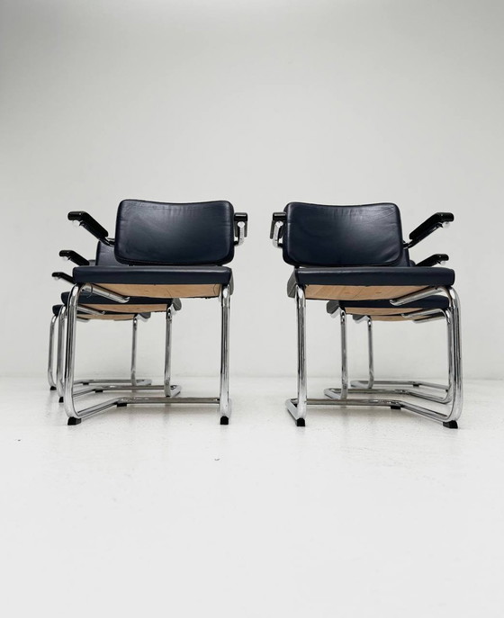 Image 1 of Set van 5 sledestoelen met armleuningen van Marcel Breuer voor Thonet