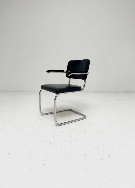 Image 1 of Set van 5 sledestoelen met armleuningen van Marcel Breuer voor Thonet