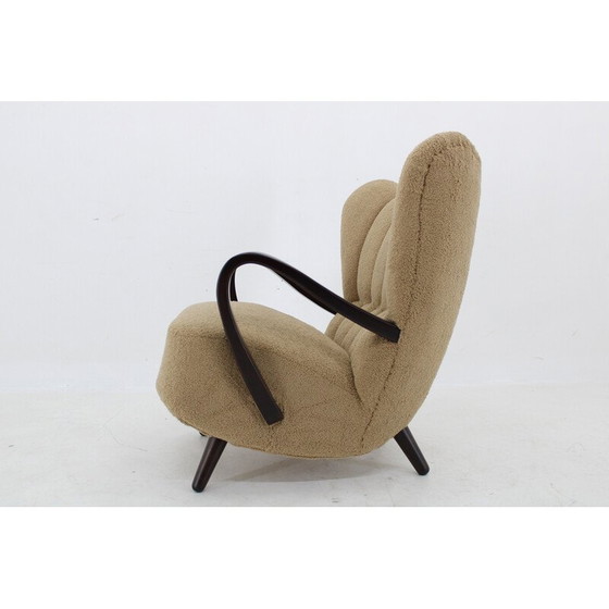 Image 1 of Vintage gevleugelde fauteuil in Boucle stof, Tsjecho-Slowakije 1940
