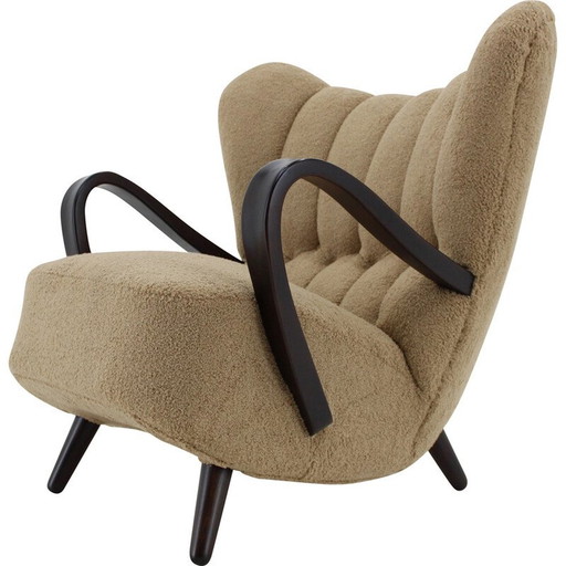 Vintage gevleugelde fauteuil in Boucle stof, Tsjecho-Slowakije 1940
