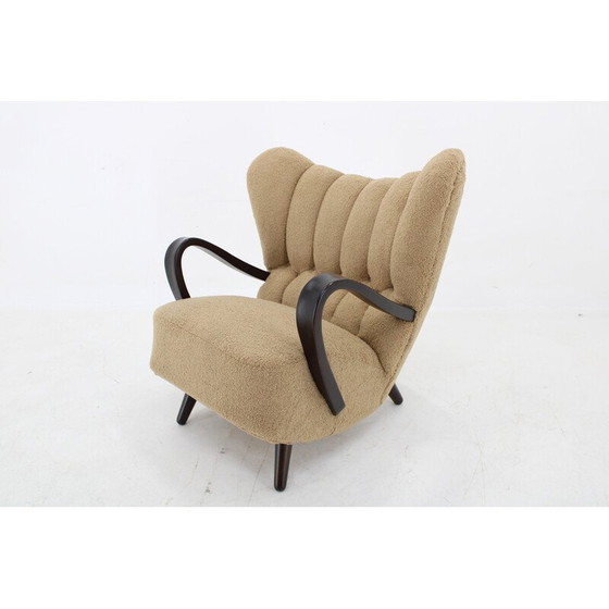 Image 1 of Vintage gevleugelde fauteuil in Boucle stof, Tsjecho-Slowakije 1940