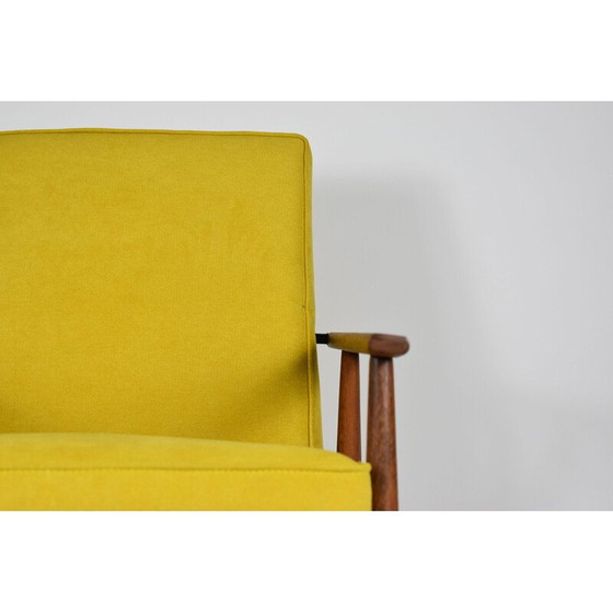 Image 1 of Vintage fauteuil type 300-190 geel van Henryk Lis 1970