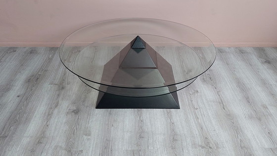 Image 1 of Postmoderne Piramide Salontafel.