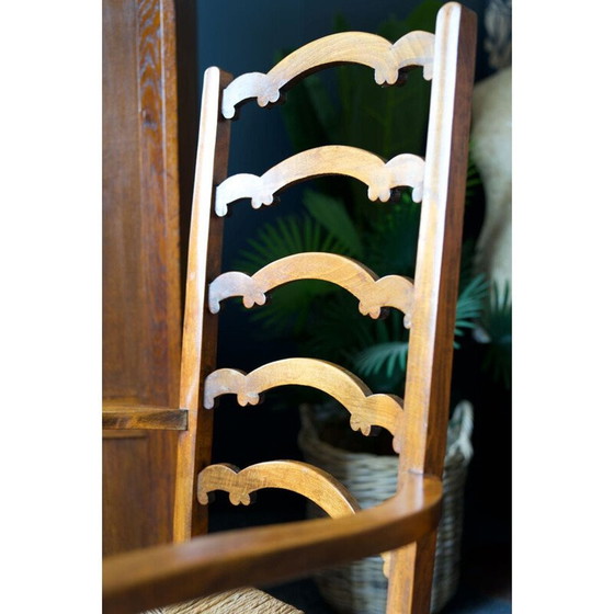 Image 1 of Vintage massief eiken stoel met ladderrug en biezen zitting, Engeland 1920