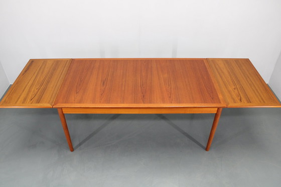 Image 1 of 1960S Kai Winding grote uitschuifbare teakhouten eettafel model 16, Denemarken