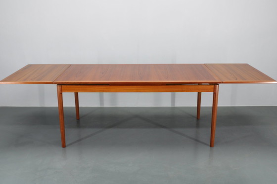 Image 1 of 1960S Kai Winding grote uitschuifbare teakhouten eettafel model 16, Denemarken