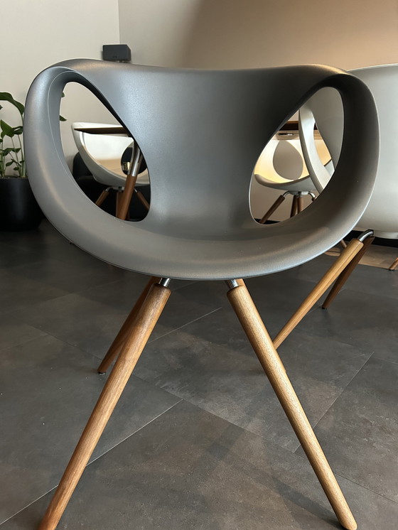 Image 1 of 6 ‘Tonon’ Design Eetkamerstoelen Wit En Antraciet