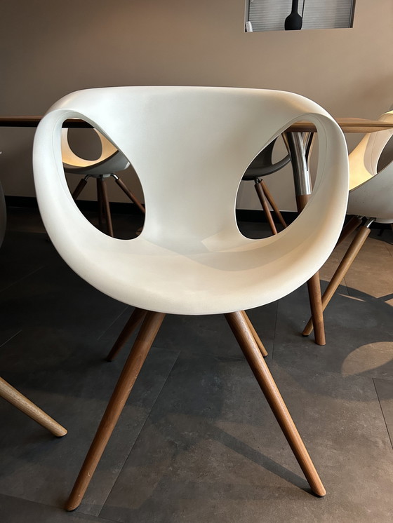 Image 1 of 6 ‘Tonon’ Design Eetkamerstoelen Wit En Antraciet