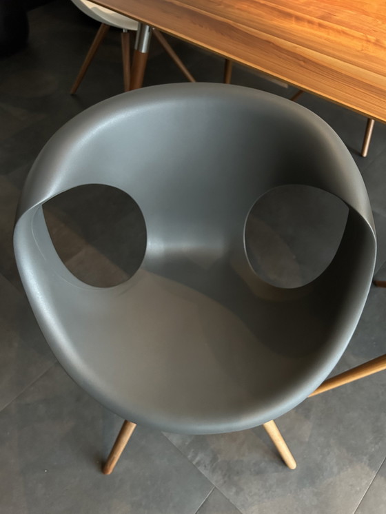 Image 1 of 6 ‘Tonon’ Design Eetkamerstoelen Wit En Antraciet