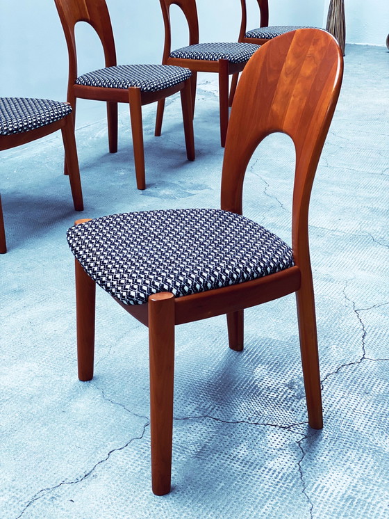 Image 1 of Jon Mortensen voor Koefoed Hornslet eettafel uitschuifbaar & 6 stoelen teakhout Denemarken 1970