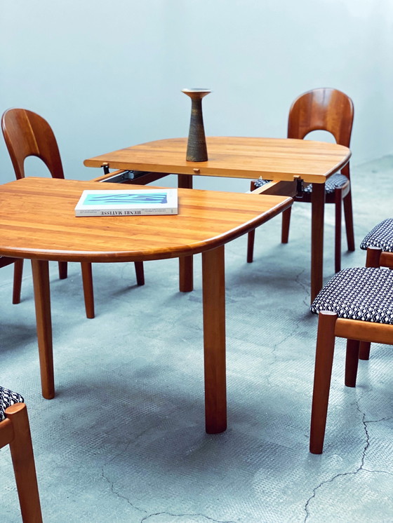 Image 1 of Jon Mortensen voor Koefoed Hornslet eettafel uitschuifbaar & 6 stoelen teakhout Denemarken 1970