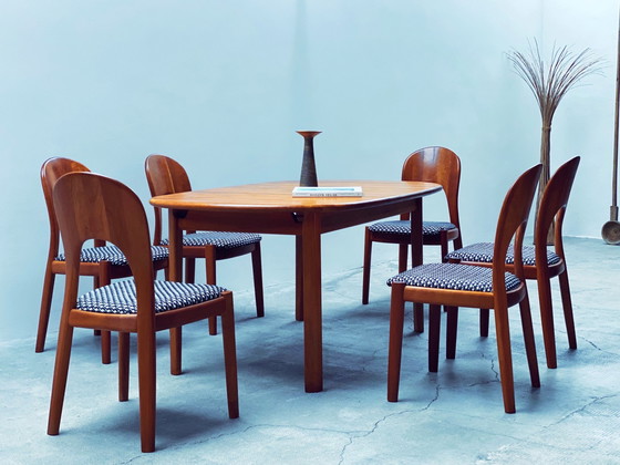 Image 1 of Jon Mortensen voor Koefoed Hornslet eettafel uitschuifbaar & 6 stoelen teakhout Denemarken 1970