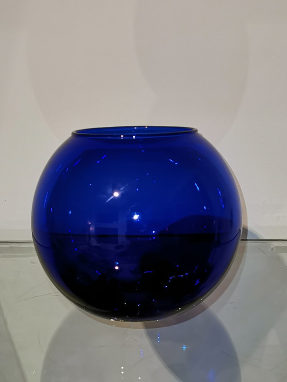 Image 1 of Andries Copier Cobalt blauwe bolvaas