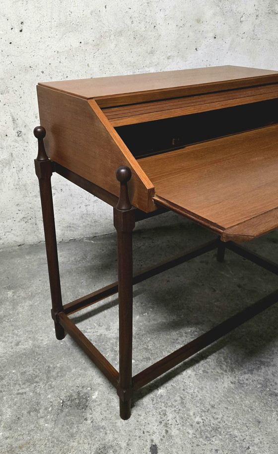 Image 1 of Modernistisch teakhouten bureau van Fratelli Proserpio, Italië, 1960