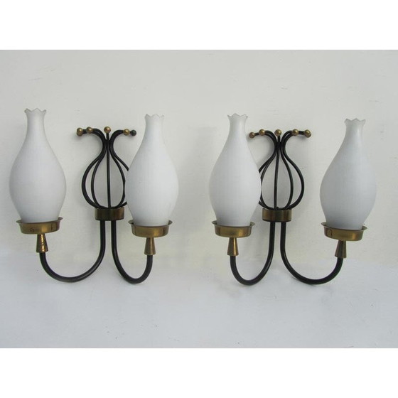 Image 1 of Set van 4 vintage kroonluchters en wandlampen in opaline, glas en messing - jaren 1950