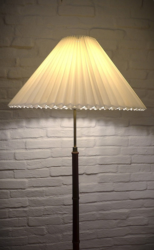 Deense moderne teakhouten vloerlamp jaren 60