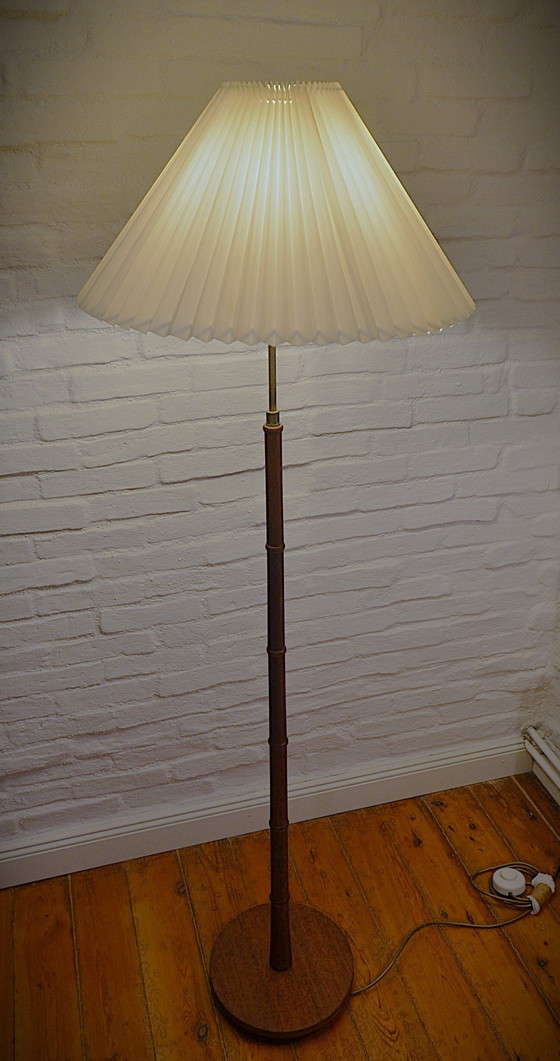 Image 1 of Deense moderne teakhouten vloerlamp jaren 60