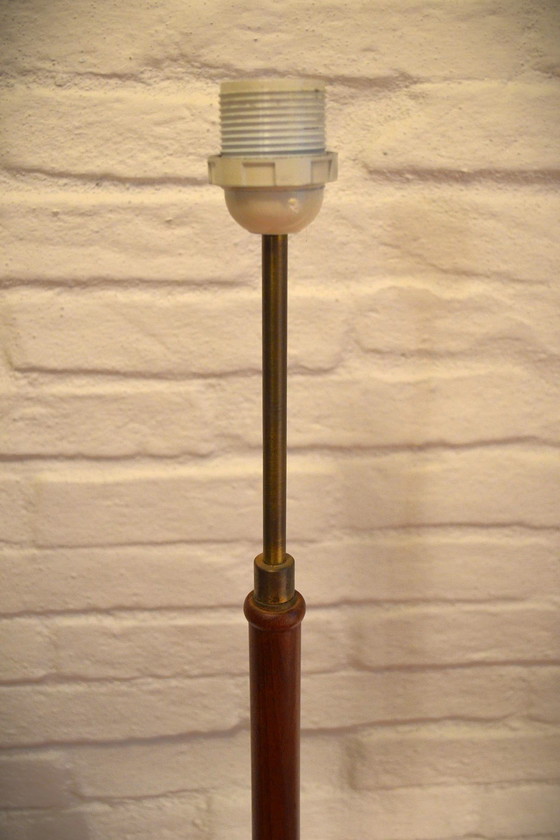 Image 1 of Deense moderne teakhouten vloerlamp jaren 60