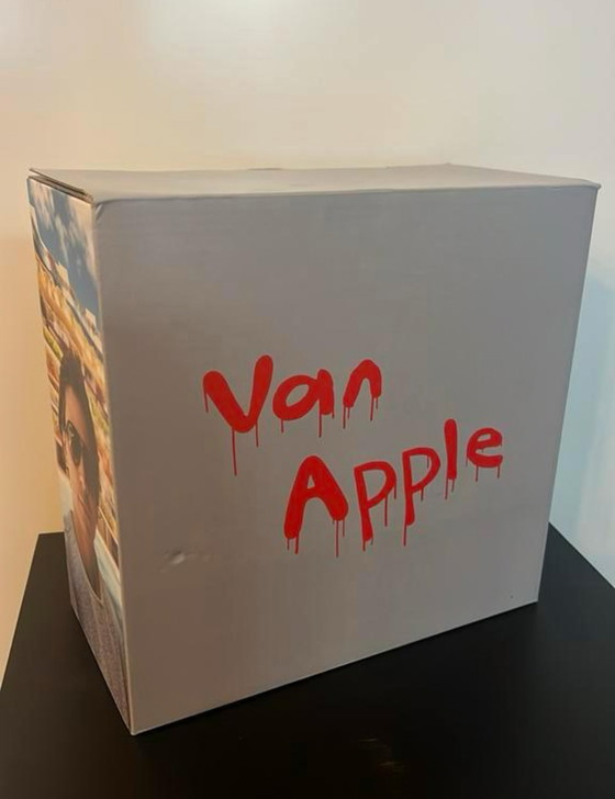 Image 1 of Van Apple design golden gun panda