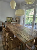 Grote massief houten eettafel