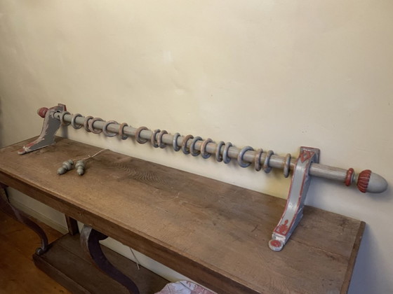 Image 1 of 19E Eeuwse Gordijnrail Roudestang Frans