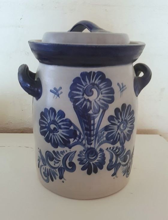 Image 1 of Vintage handbeschilderde zuurkool en augurk container met deksel