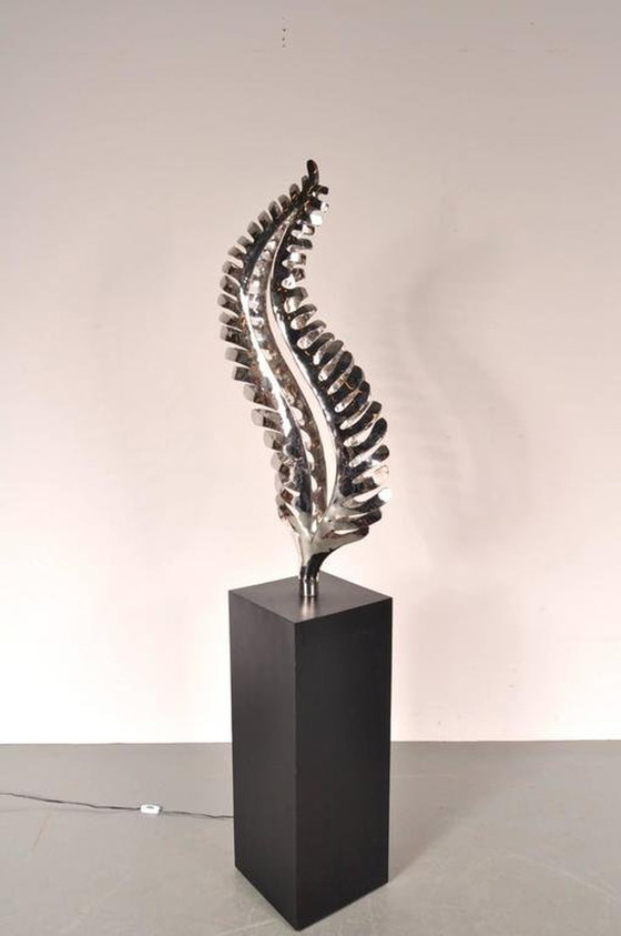 Image 1 of Verchroomd metalen sculptuur met licht uit 1980, Nederland