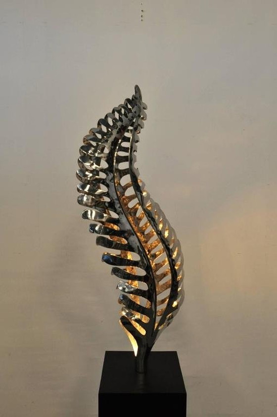 Image 1 of Verchroomd metalen sculptuur met licht uit 1980, Nederland