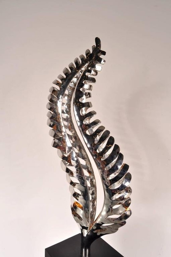 Image 1 of Verchroomd metalen sculptuur met licht uit 1980, Nederland