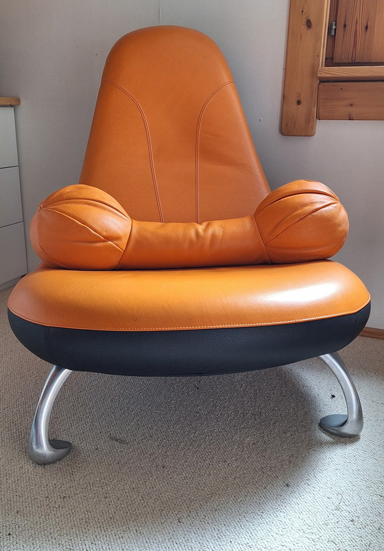 Image 1 of Leolux Chi fauteuil met bijpassend voetenbankje en bot