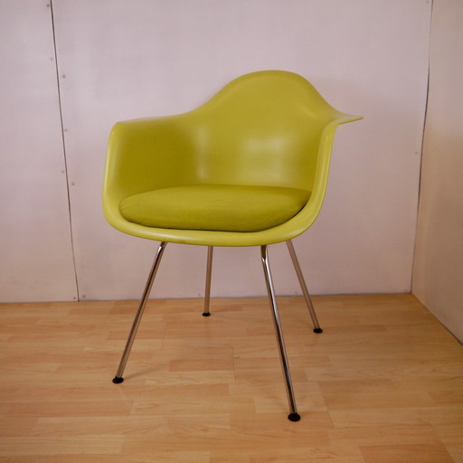 Vitra Eames Dax Stoel Lime Groen