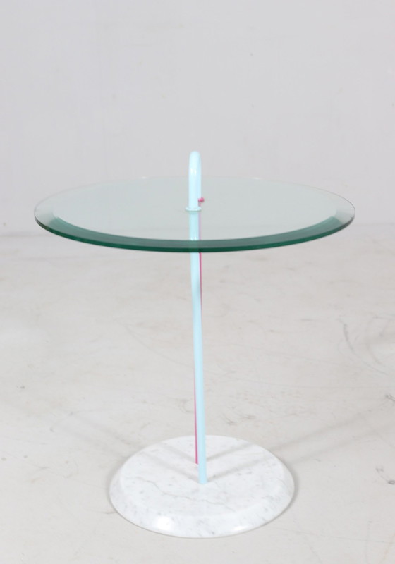 Image 1 of  Vico Magistretti. Voor Cattelan, bijzettafel/koffietafel, marmer, model: Othello, Italië, jaren 1980