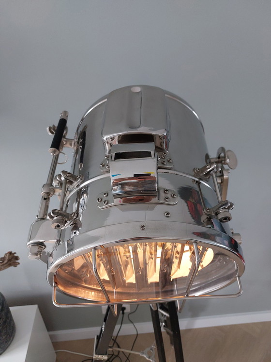 Image 1 of Eichholtz Atlantic Industriële Driepoot Theaterlamp