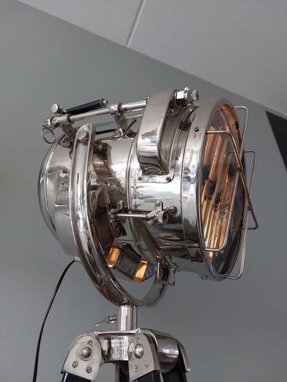 Image 1 of Eichholtz Atlantic Industriële Driepoot Theaterlamp