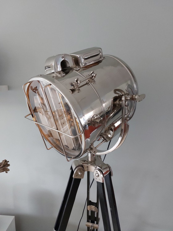 Image 1 of Eichholtz Atlantic Industriële Driepoot Theaterlamp